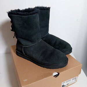 UGG Womens Bailey Bow Stripe Sheepskin Boots In Black 10